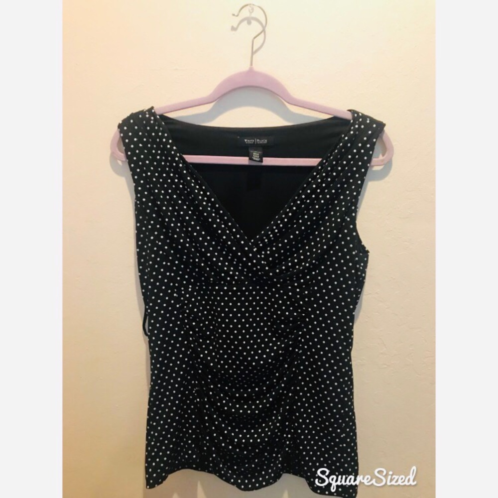 Beautiful Polka doted Top ⚫️⚫️
